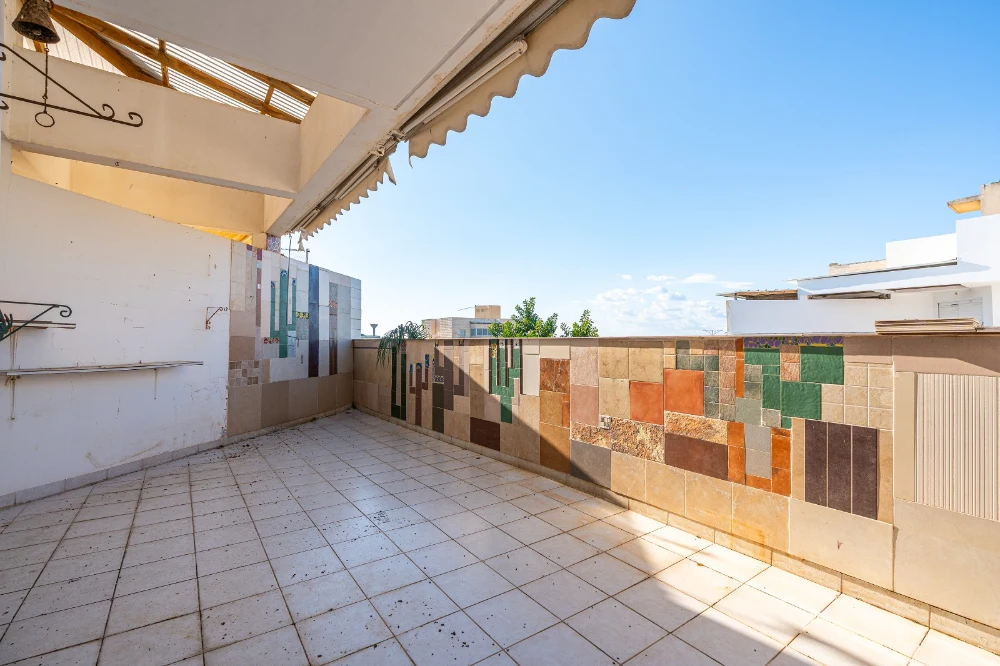 4.5 חדרים עם מרפסת ענק שכונת היובל 