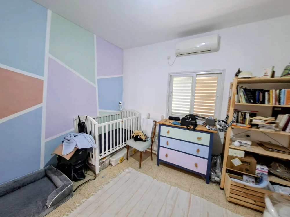 להשכרה בגבעת אולגה דירת 3.5 חדרים עם מרפסת וחצר — תמונה 8