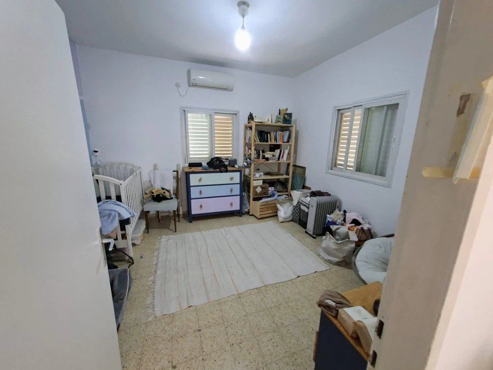 להשכרה בגבעת אולגה דירת 3.5 חדרים עם מרפסת וחצר — תמונה 7