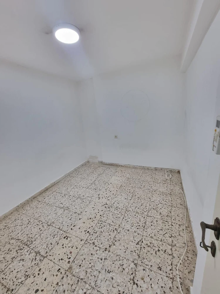 להשכרה בגבעת אולגה יחידת דיור 2 חדרים — תמונה 4