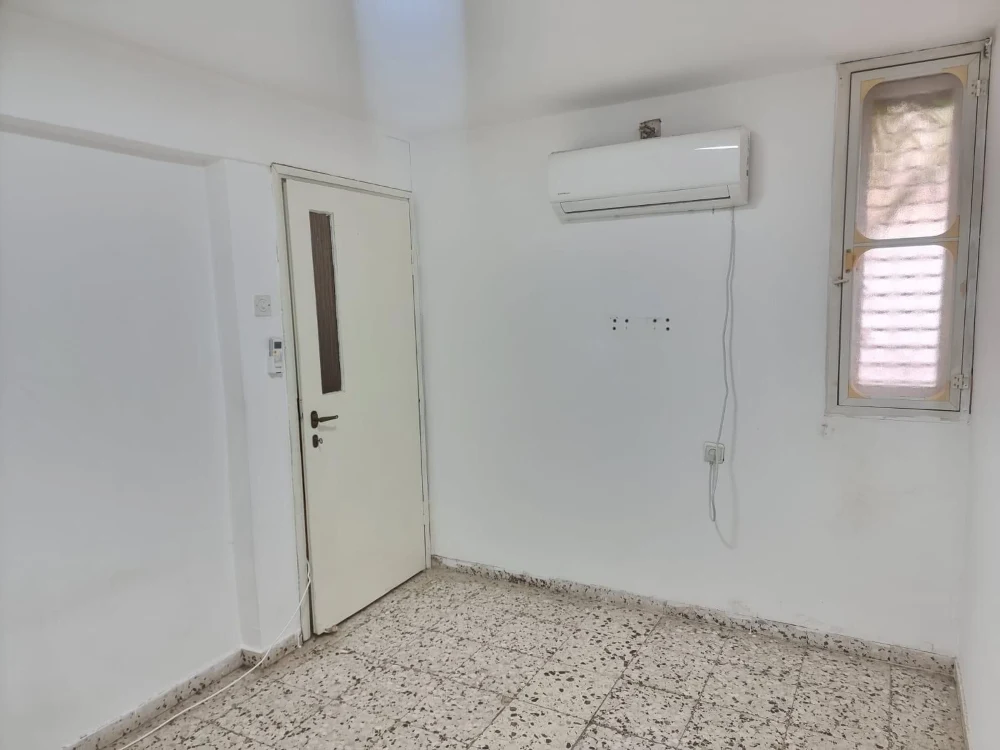 להשכרה בגבעת אולגה יחידת דיור 2 חדרים — תמונה 5
