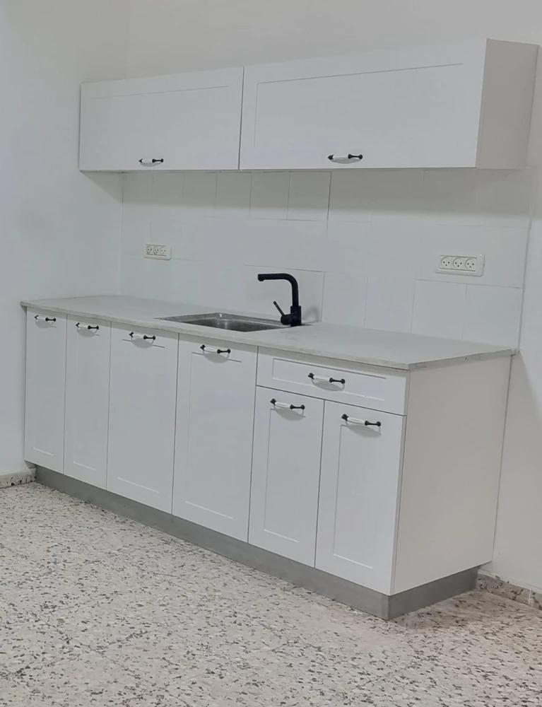 להשכרה בגבעת אולגה יחידת דיור 2 חדרים