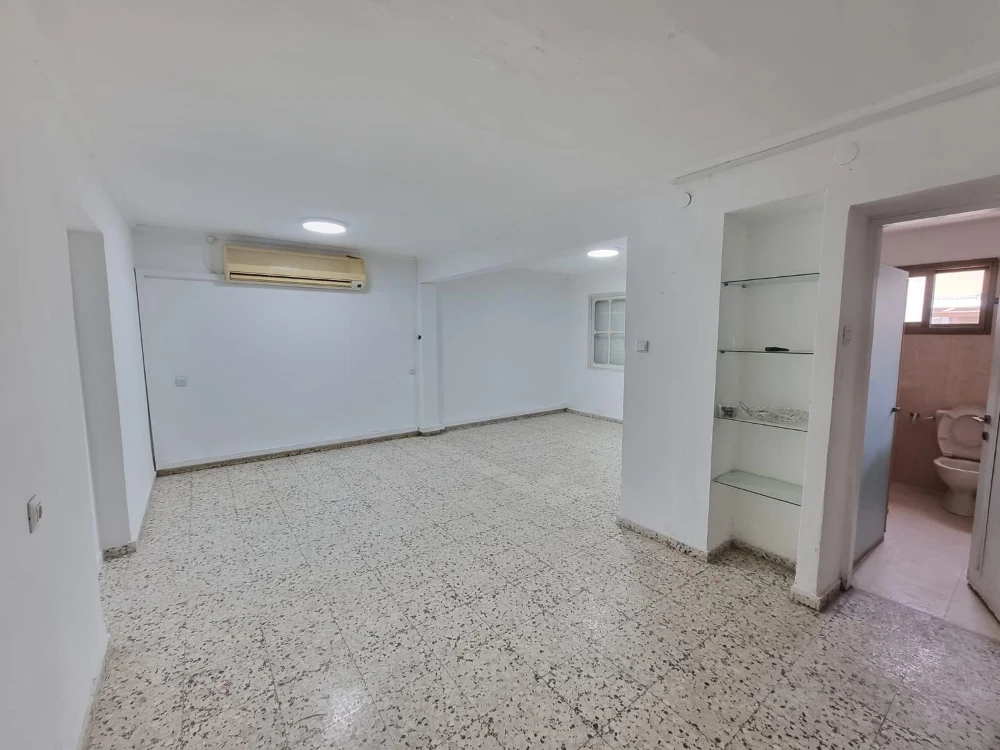 להשכרה בגבעת אולגה יחידת דיור 2 חדרים — תמונה 3
